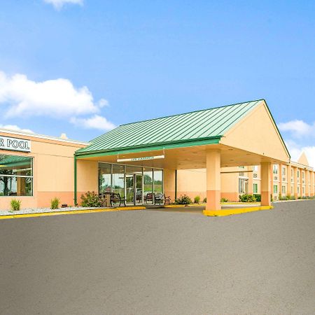 Travelodge By Wyndham Lincoln Airport I-80 Zewnętrze zdjęcie