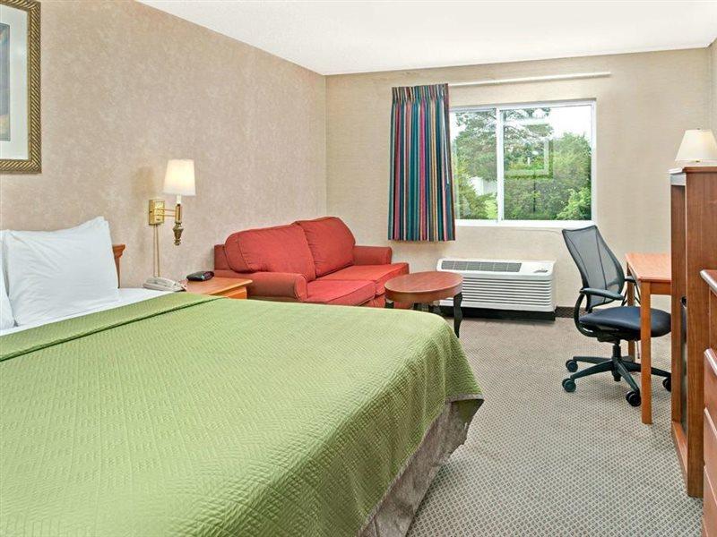 Travelodge By Wyndham Lincoln Airport I-80 Zewnętrze zdjęcie
