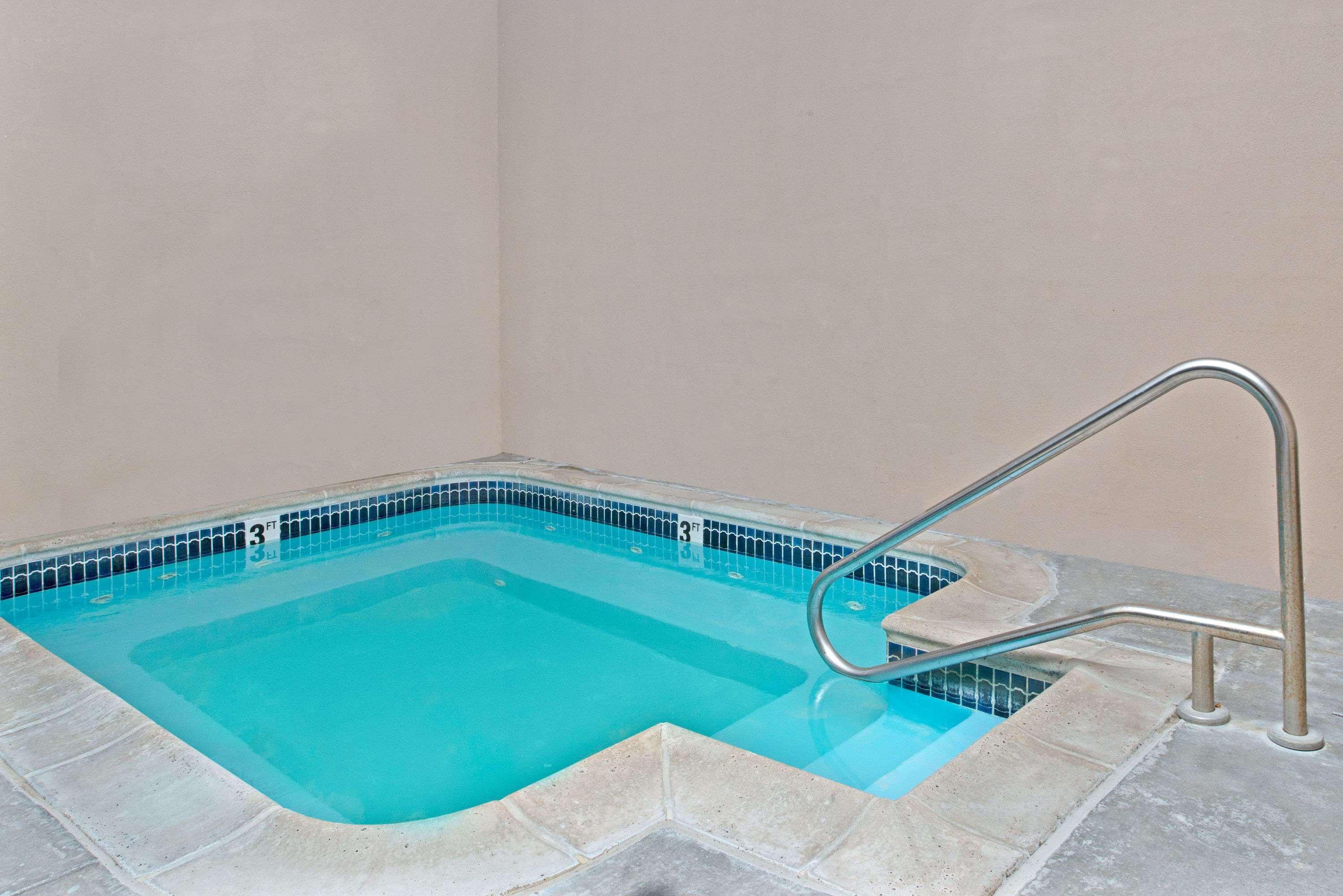 Travelodge By Wyndham Lincoln Airport I-80 Zewnętrze zdjęcie