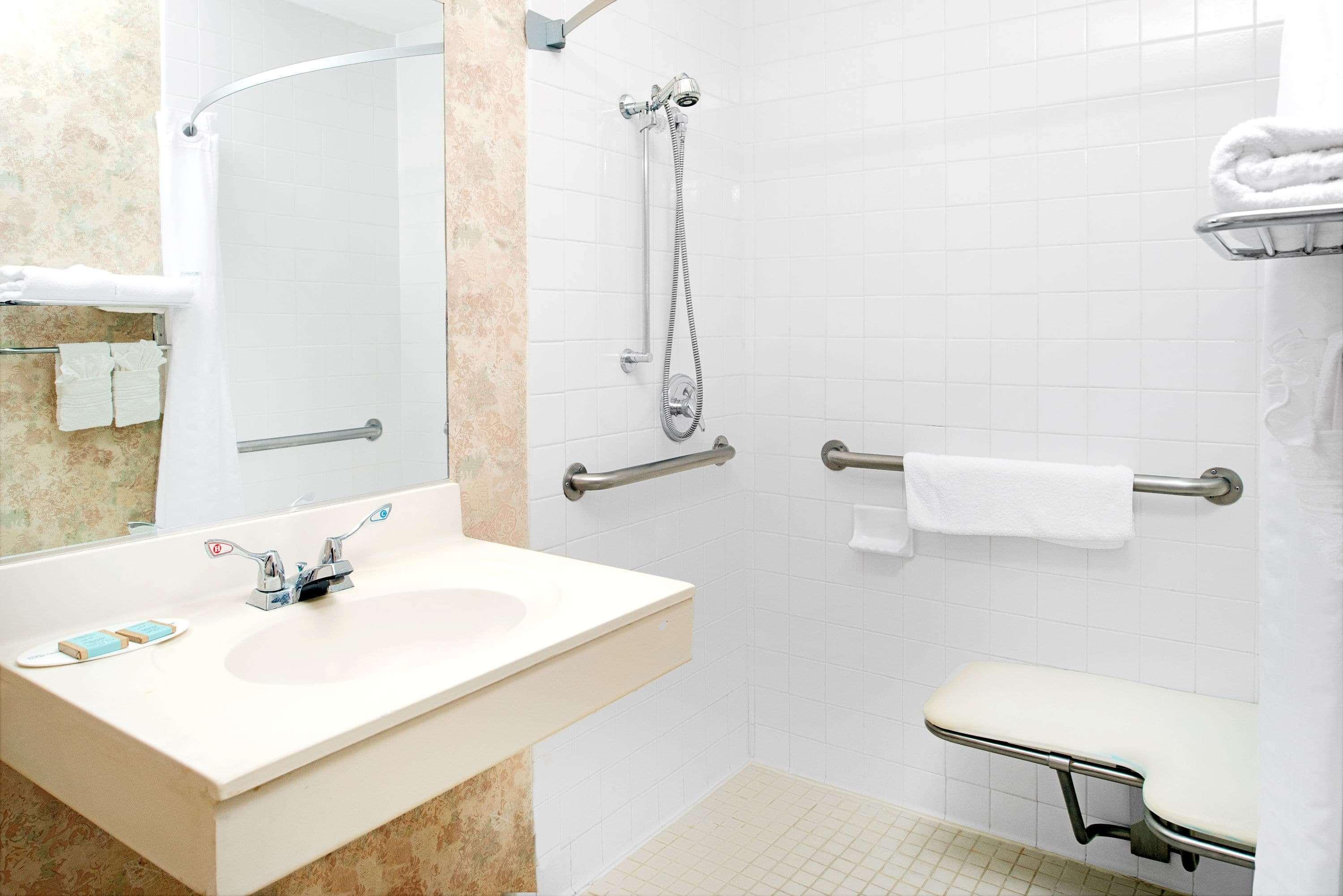 Travelodge By Wyndham Lincoln Airport I-80 Zewnętrze zdjęcie