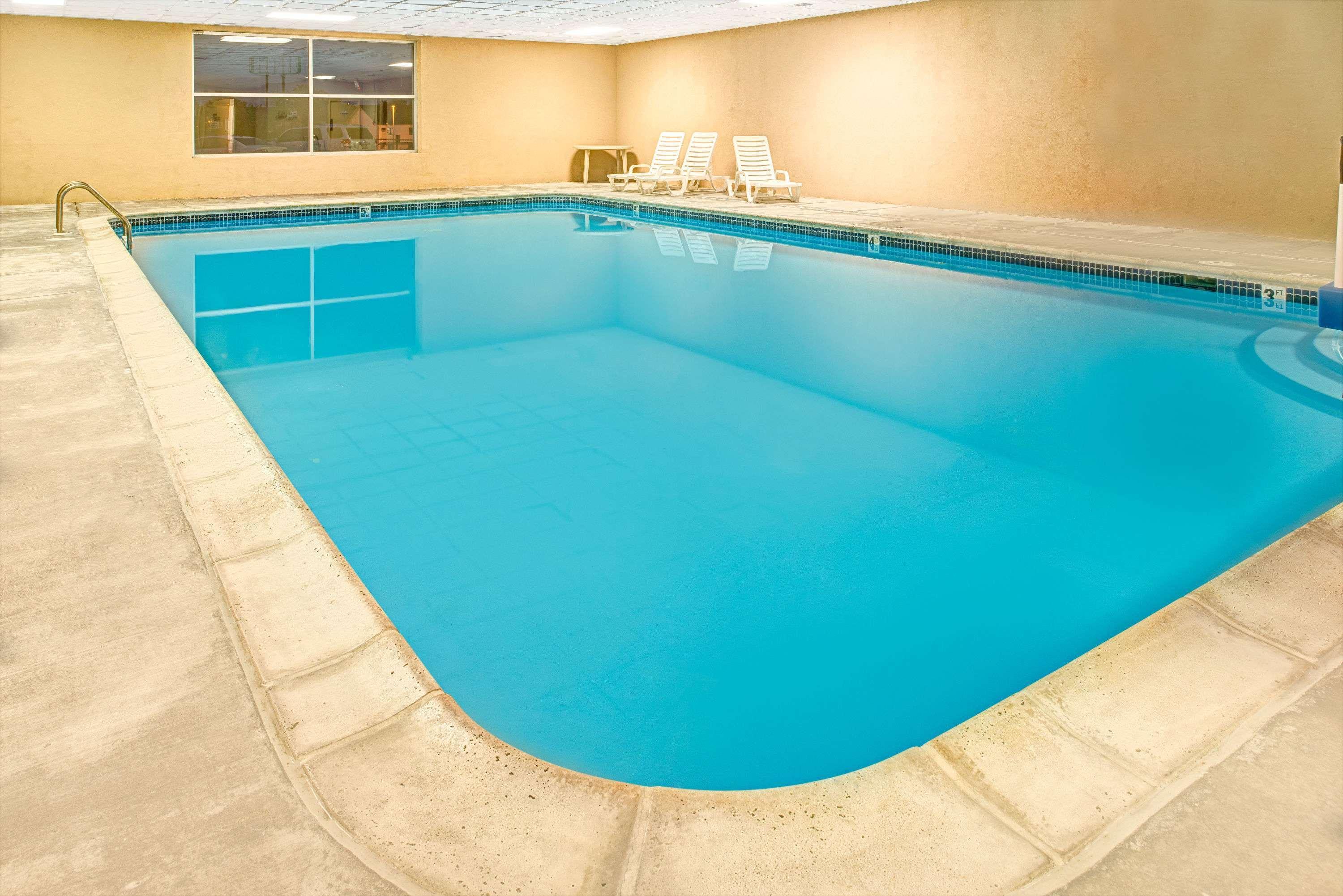 Travelodge By Wyndham Lincoln Airport I-80 Zewnętrze zdjęcie