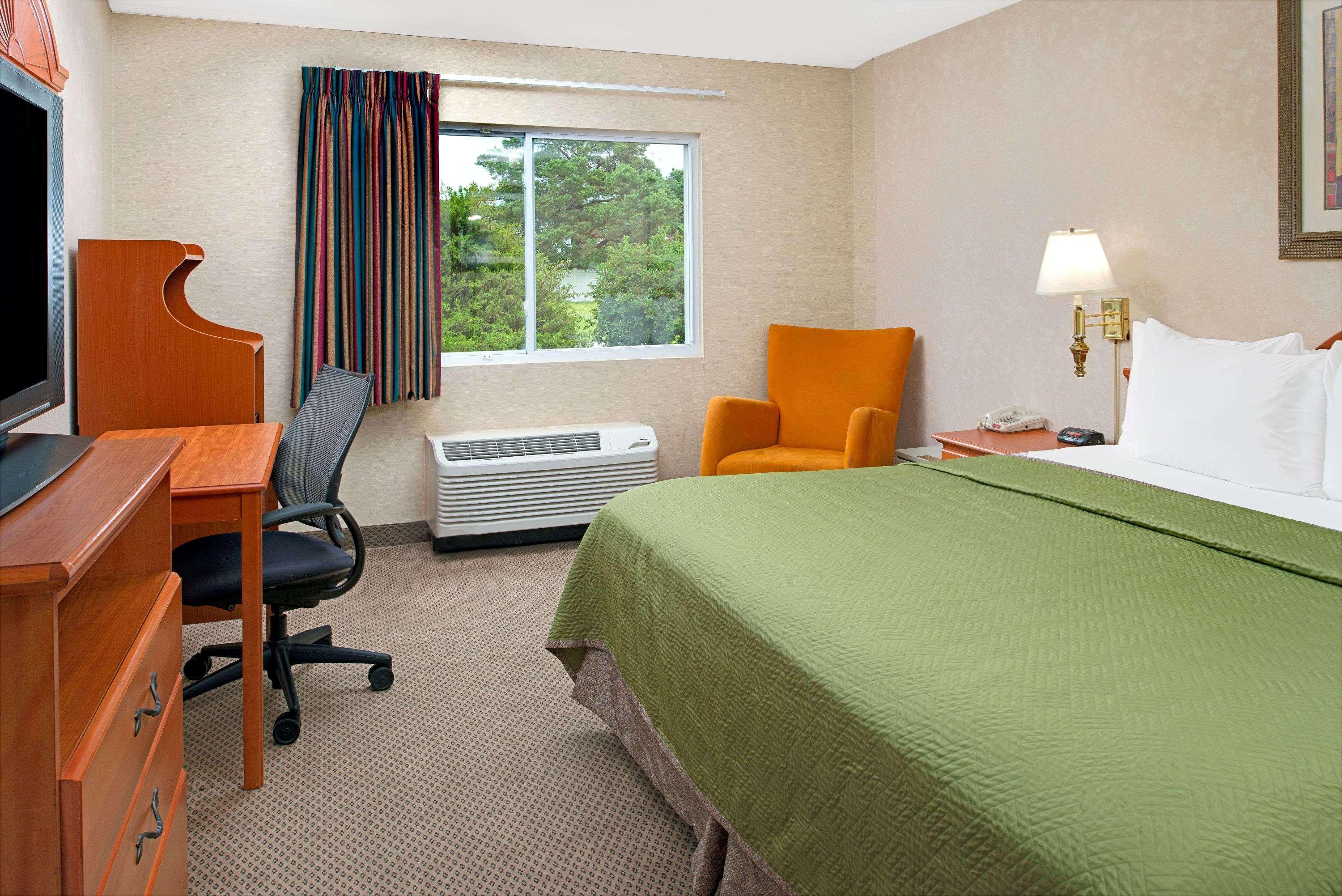 Travelodge By Wyndham Lincoln Airport I-80 Zewnętrze zdjęcie